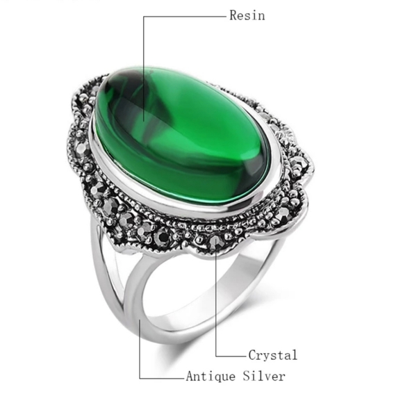 Beautiful vintage green stone ring!!! - Picture 2 of 6